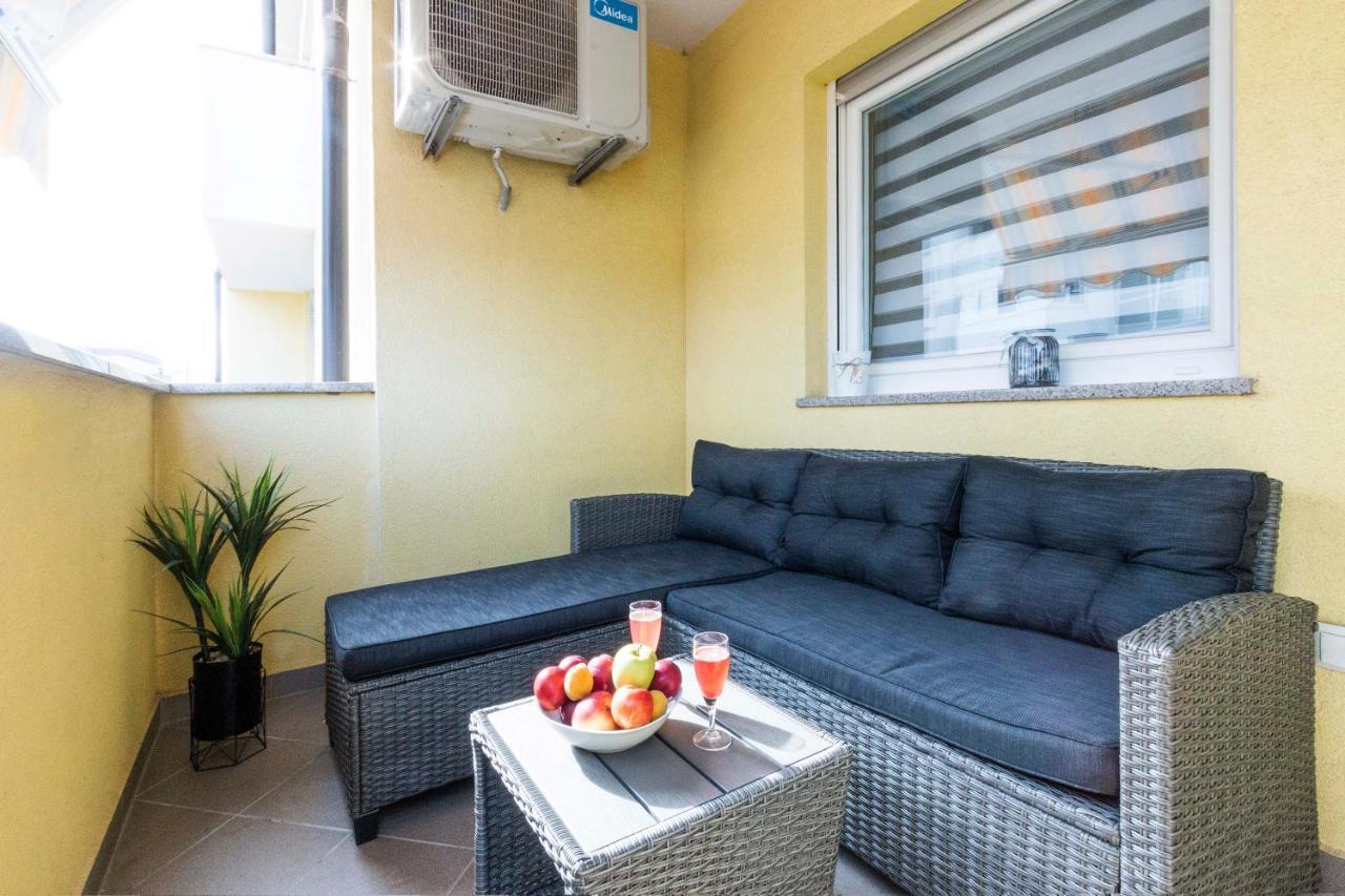 Apartment Elena Pula Exterior foto